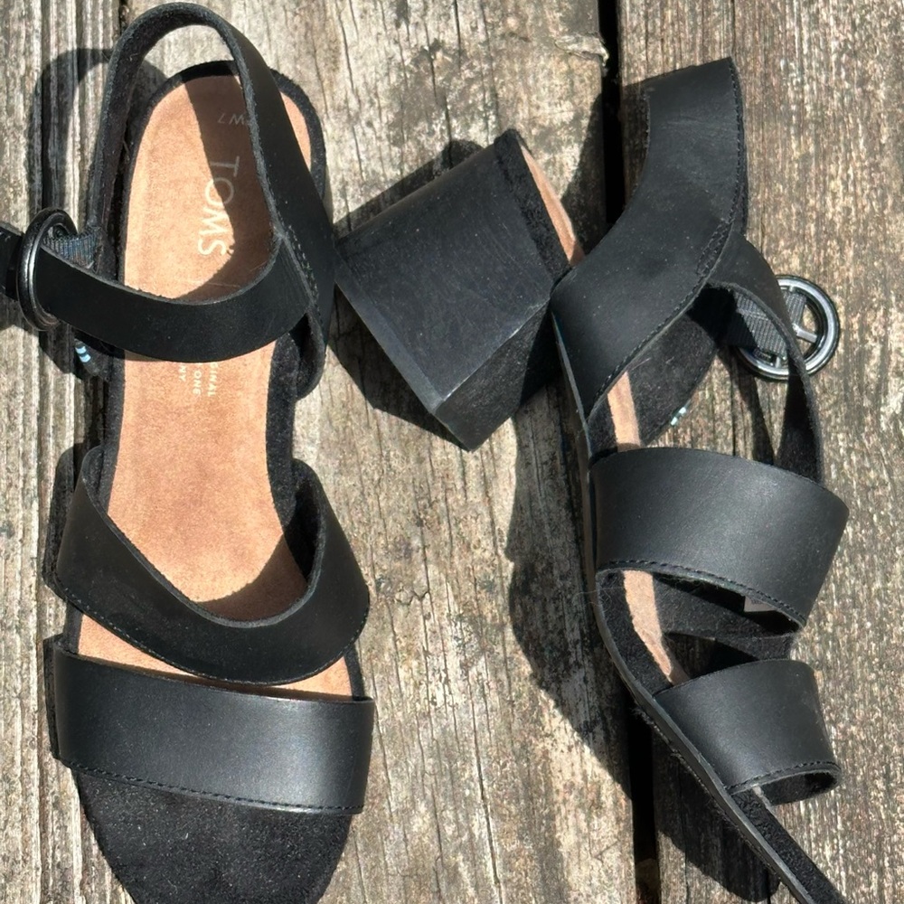 TOMS Women's Black heels
